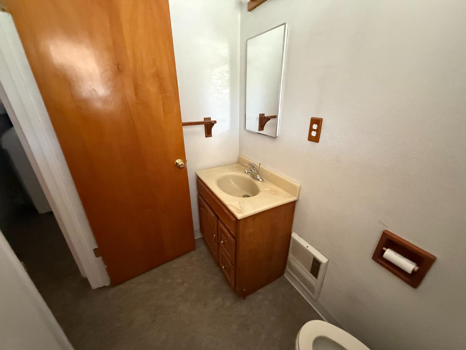 1164 Dewitt, Clovis, CA 93619