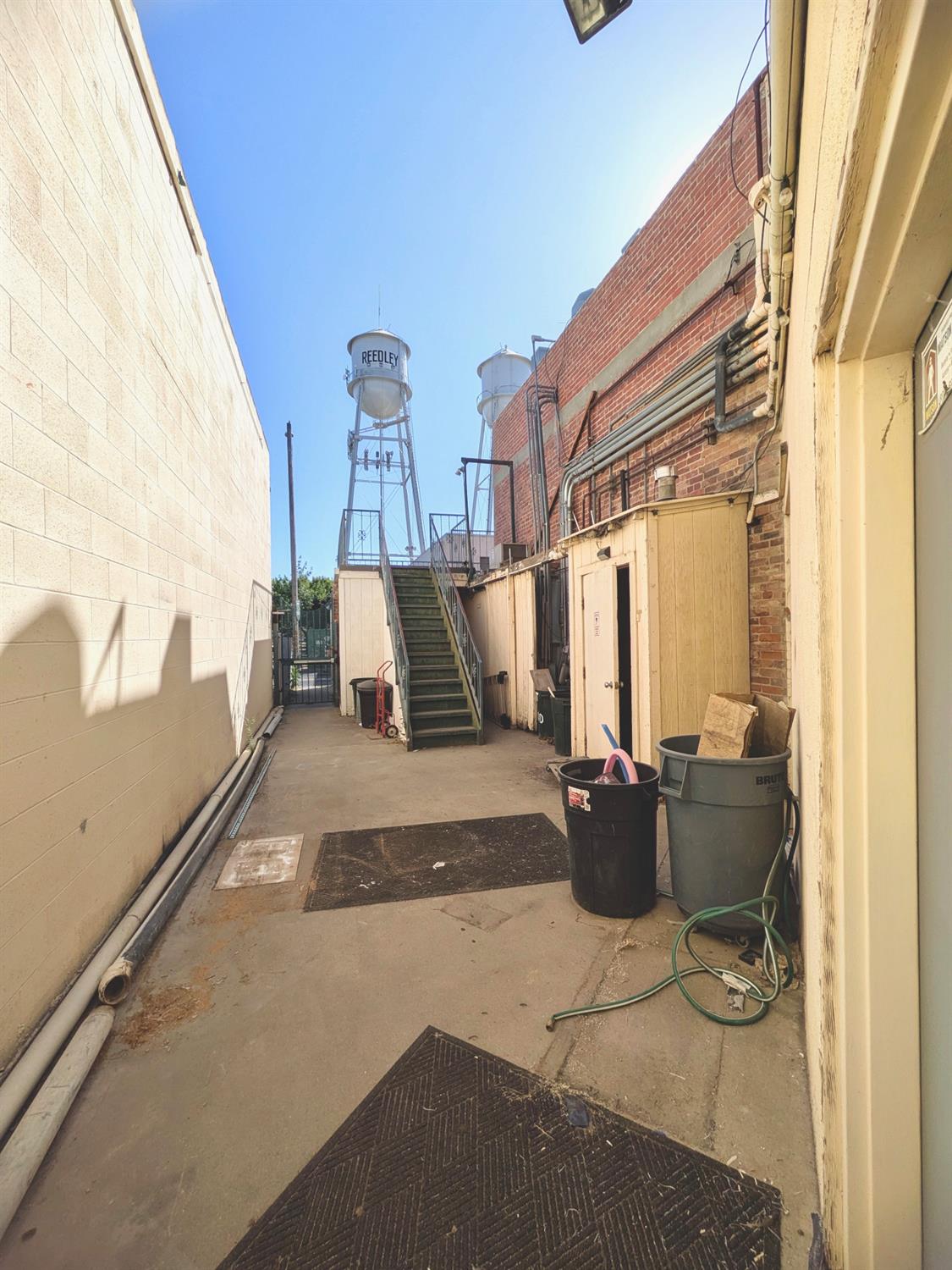 1011 G St, Reedley, CA 93654
