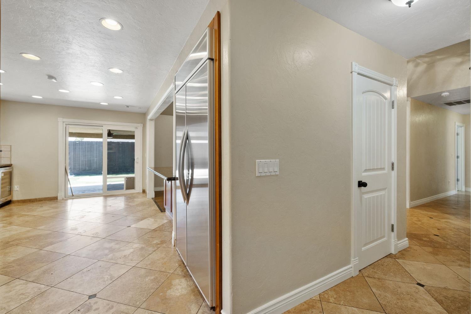 2175 Beechwood Ct, Hanford, CA 93230