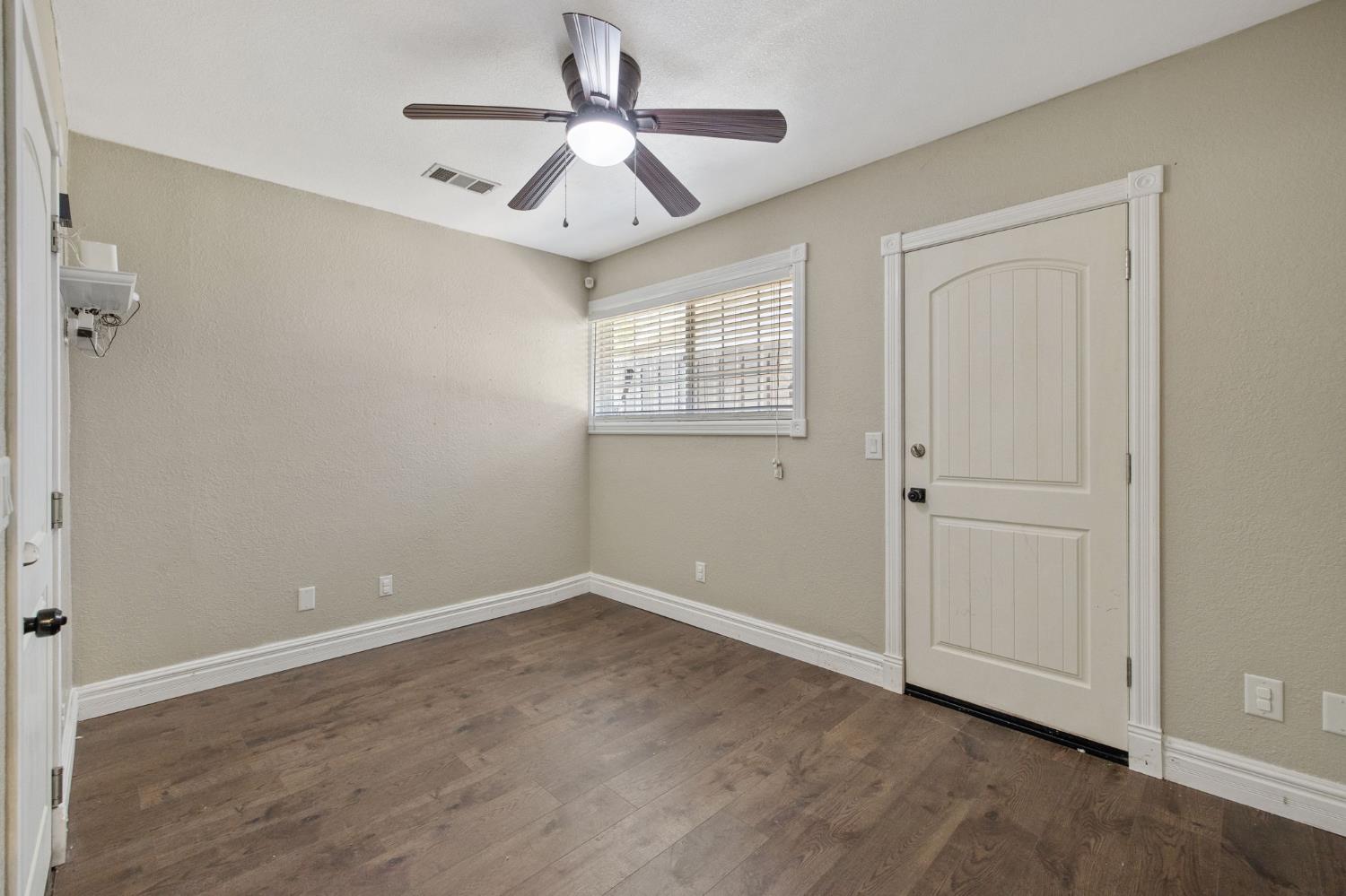 2175 Beechwood Ct, Hanford, CA 93230