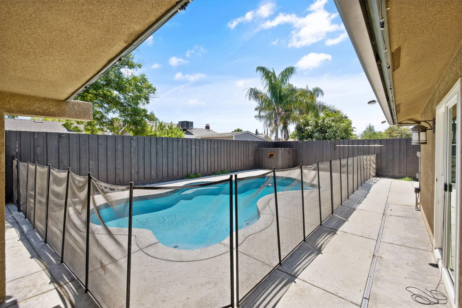 2175 Beechwood Ct, Hanford, CA 93230