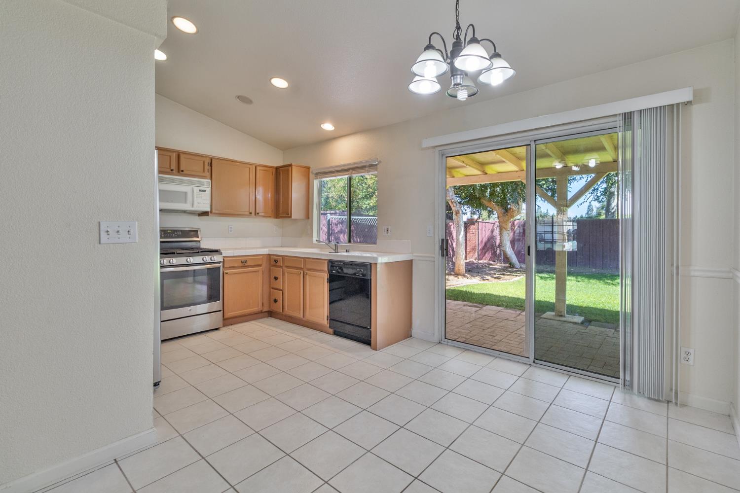 2282 Jordan, Fresno, CA 93710