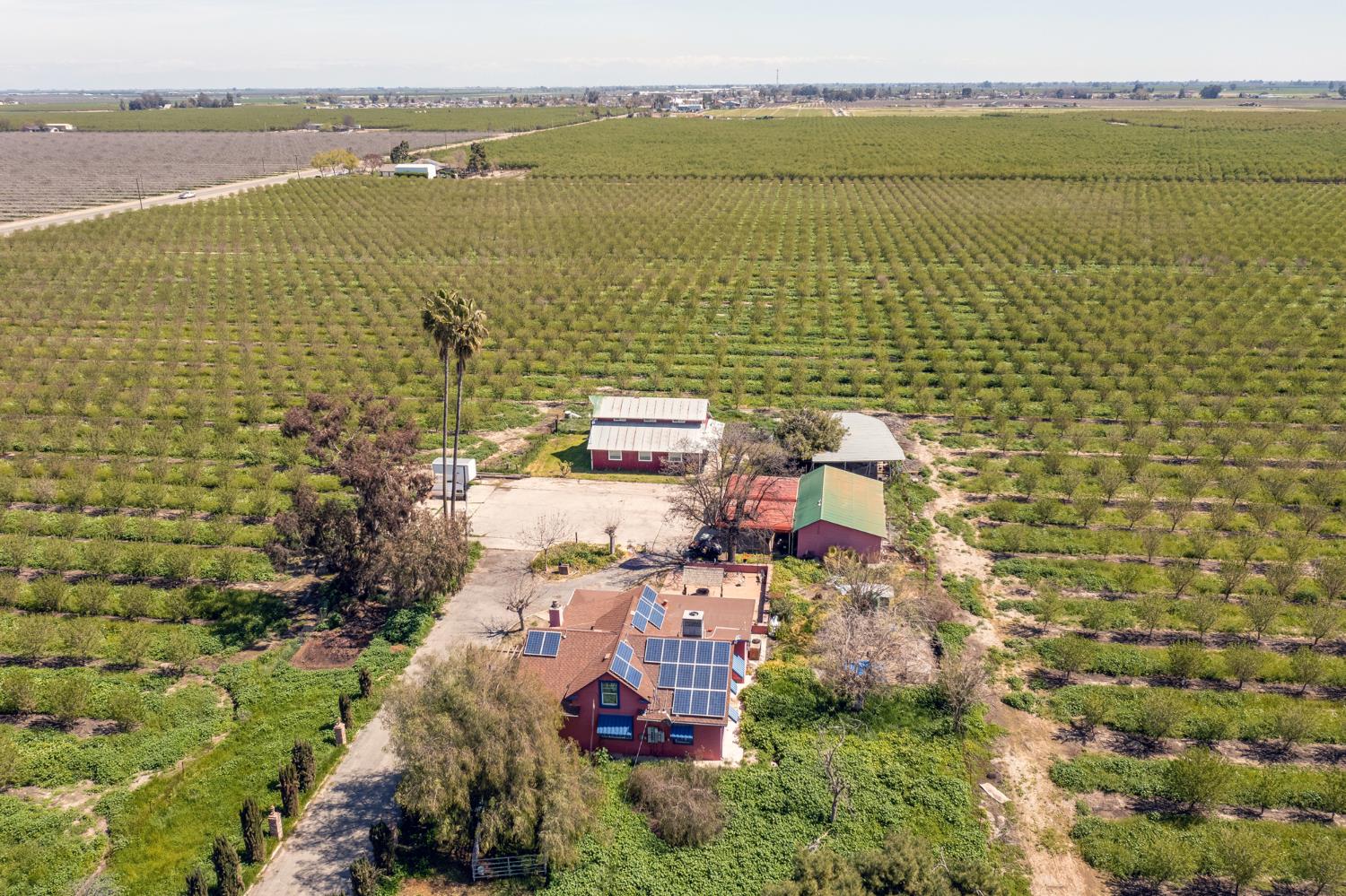 21120 S Cornelia Ave, Riverdale, CA 93656