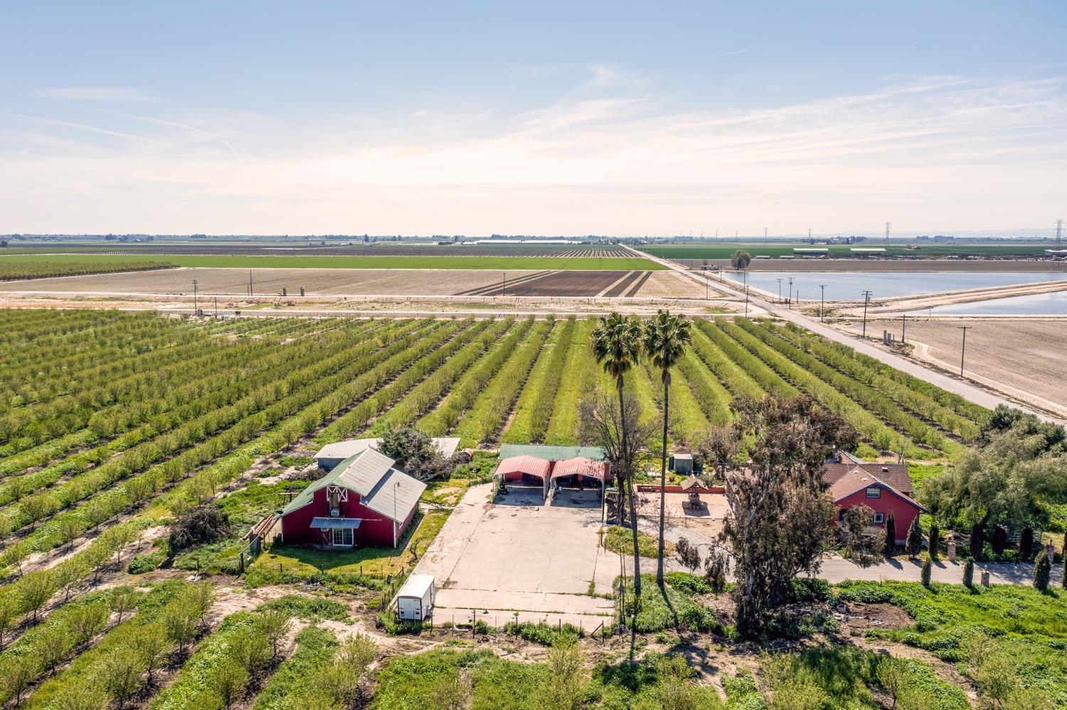 21120 S Cornelia Ave, Riverdale, CA 93656