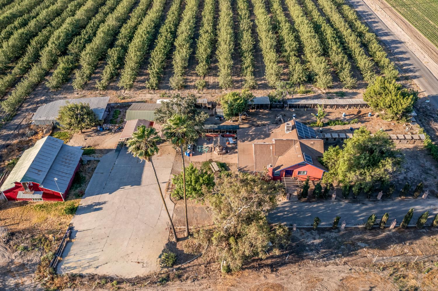 21120 S Cornelia Ave, Riverdale, CA 93656