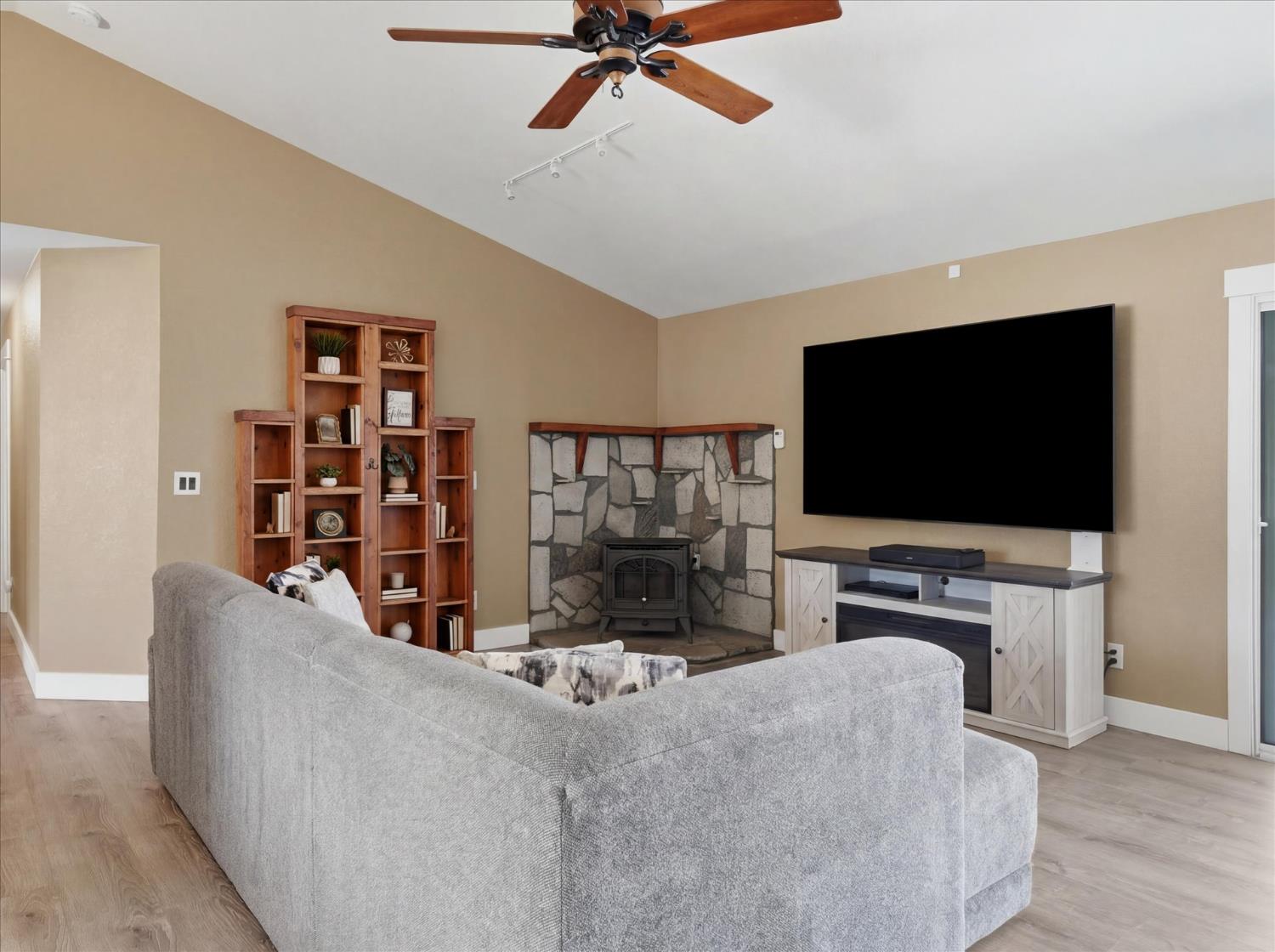 30161 Quartz Ridge Ln, Coarsegold, CA 93614