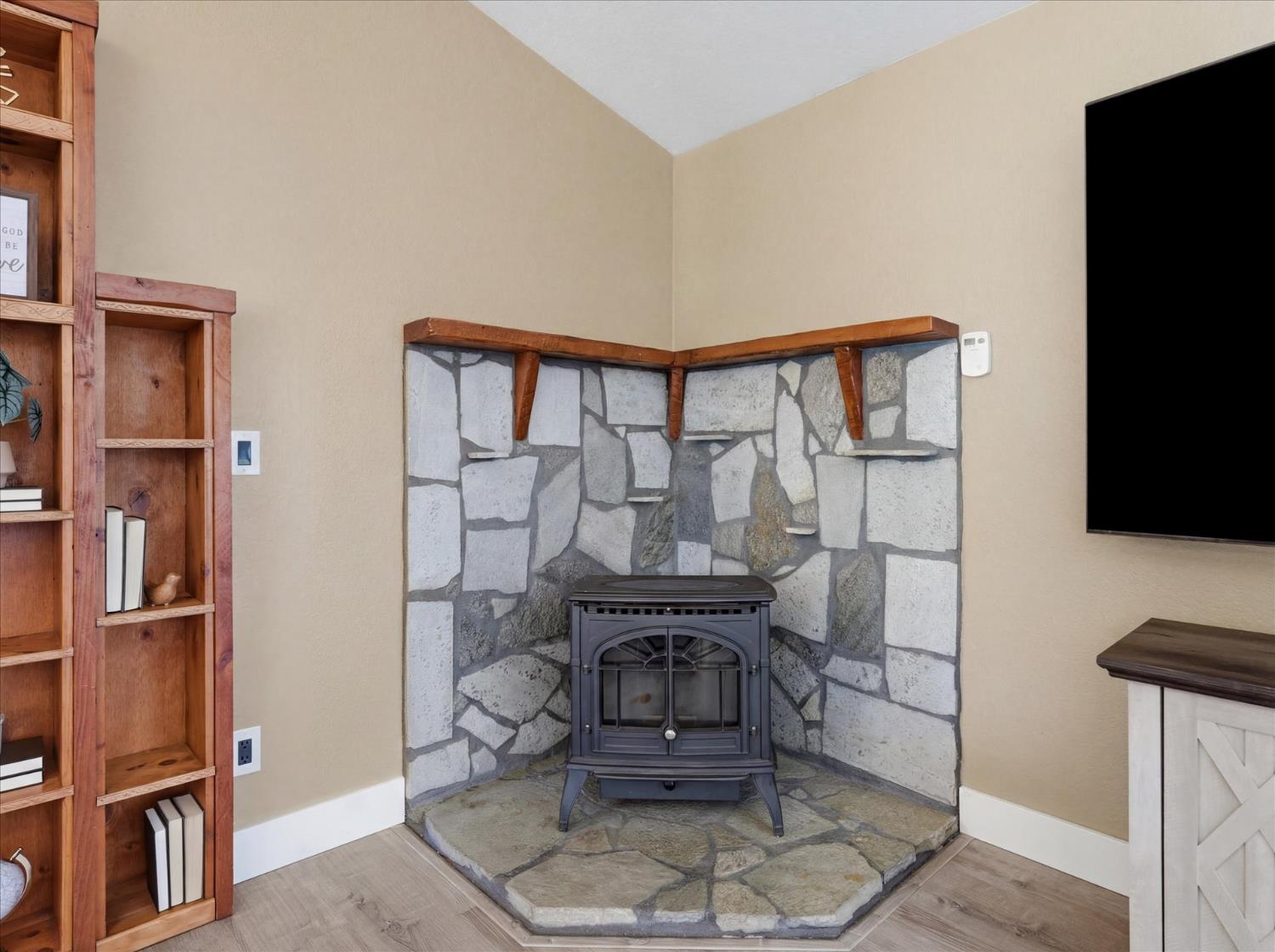 30161 Quartz Ridge Ln, Coarsegold, CA 93614