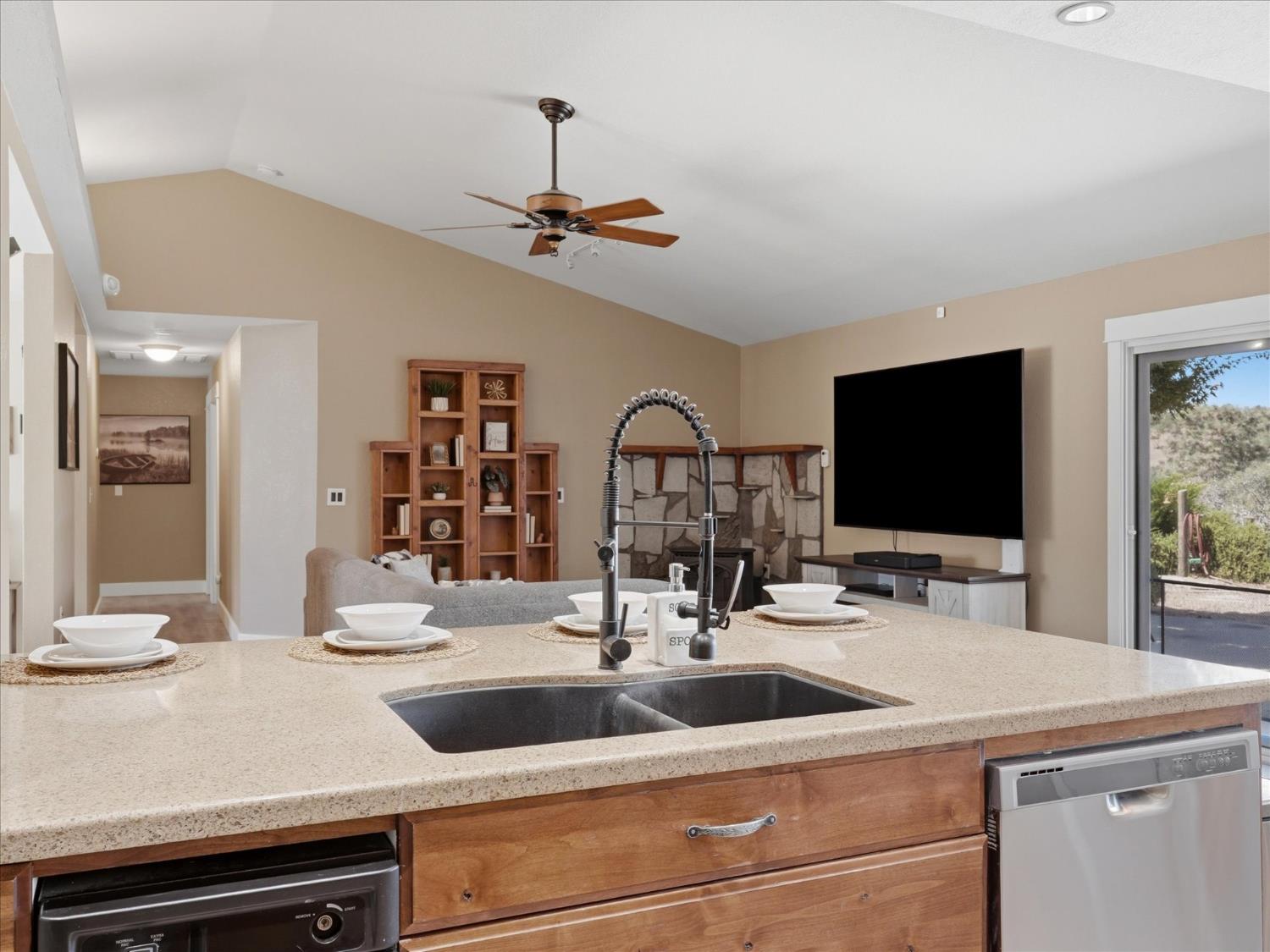 30161 Quartz Ridge Ln, Coarsegold, CA 93614