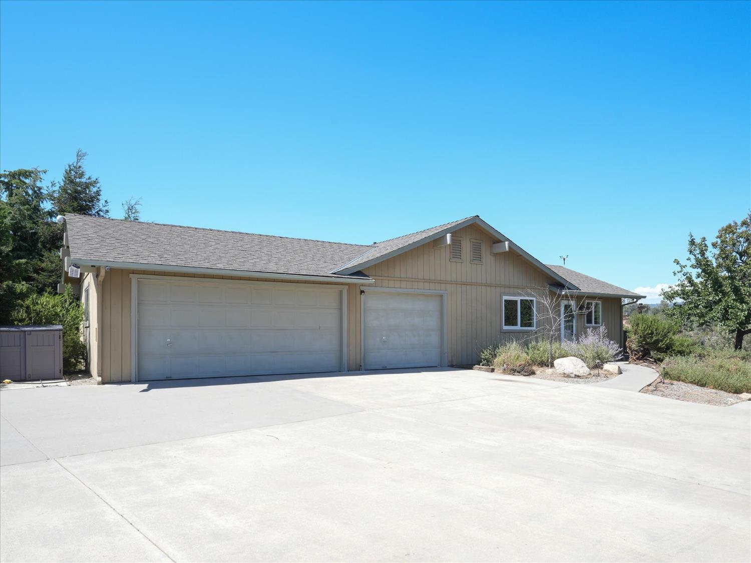 30161 Quartz Ridge Ln, Coarsegold, CA 93614