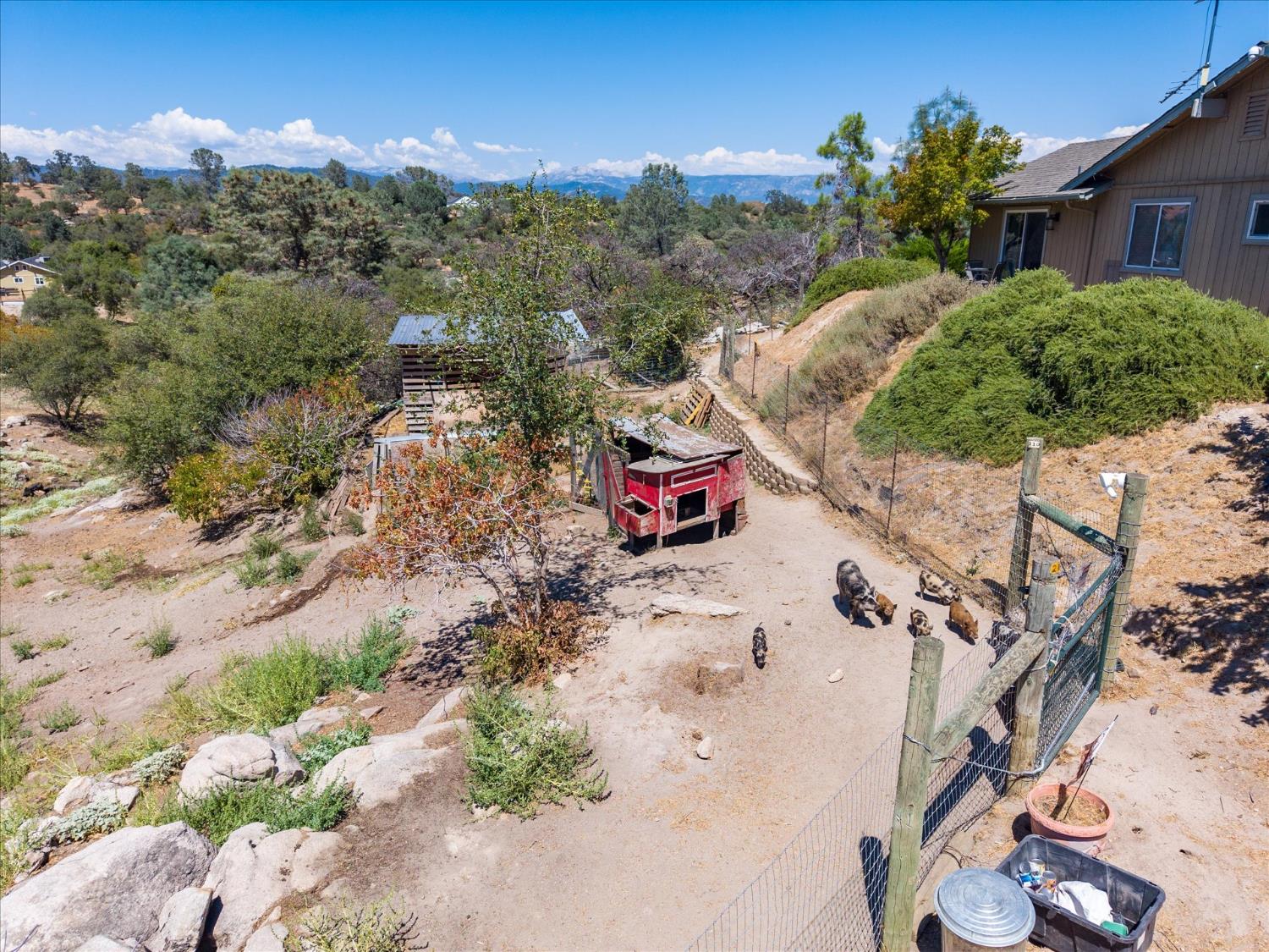 30161 Quartz Ridge Ln, Coarsegold, CA 93614