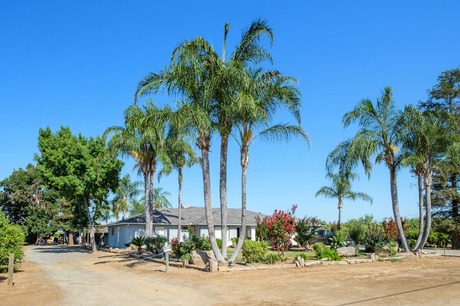 291 S Locan Ave, Fresno, CA 93737
