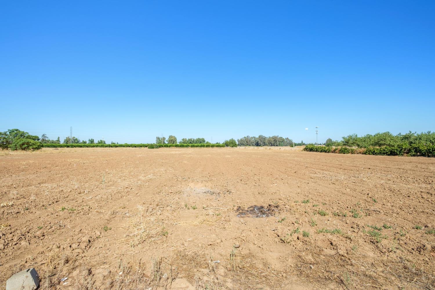 291 S Locan Ave, Fresno, CA 93737
