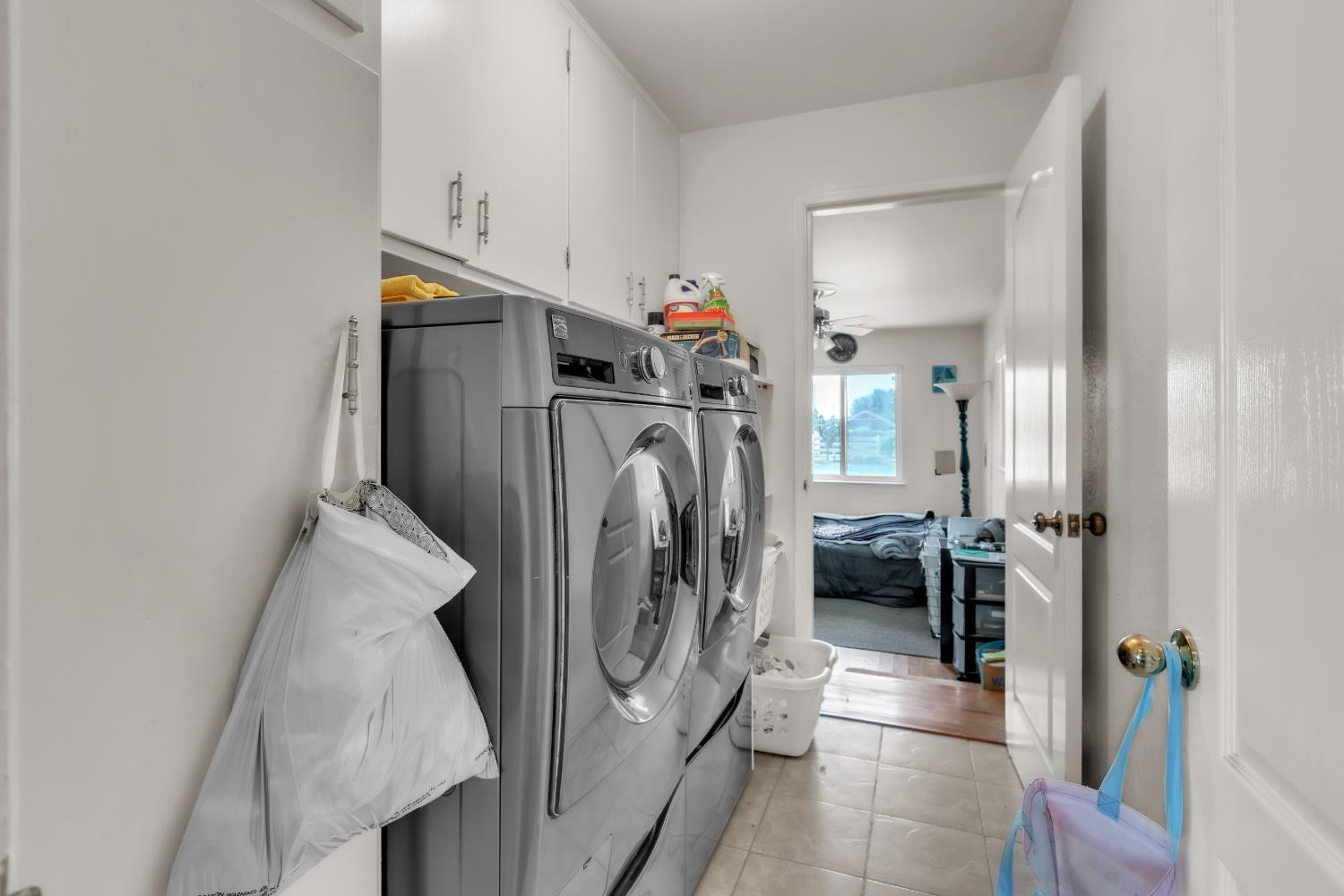 8043 Sunset Dr, Atwater, CA 95301