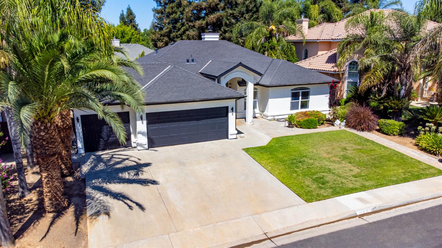 467 S Maple Dr, Reedley, CA 93654