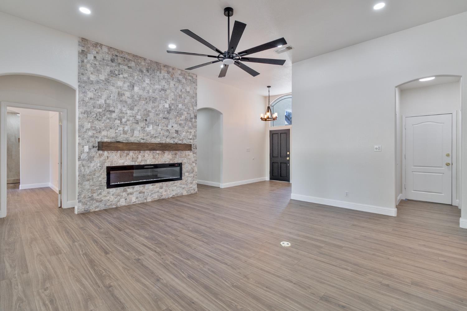 467 S Maple Dr, Reedley, CA 93654