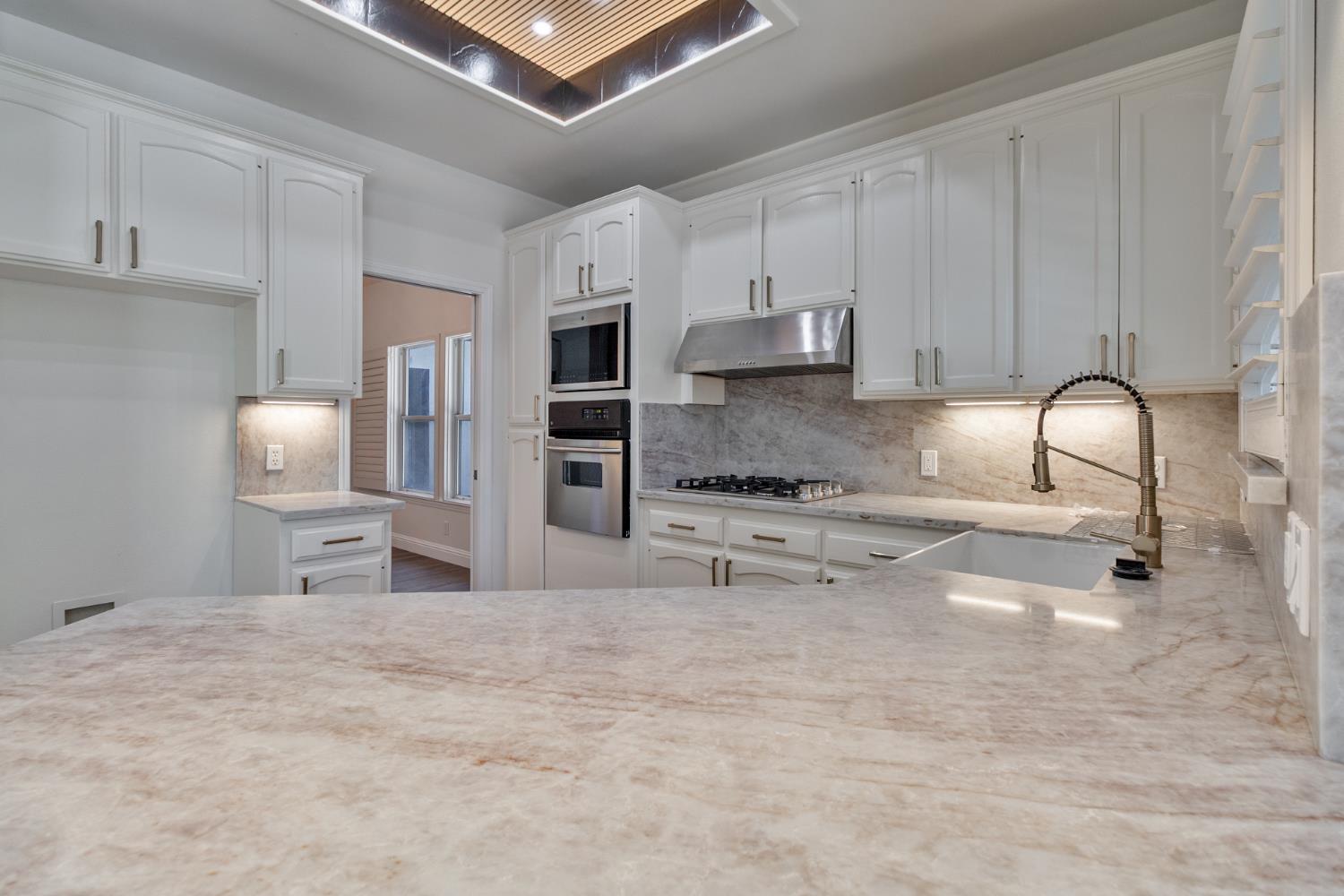 467 S Maple Dr, Reedley, CA 93654