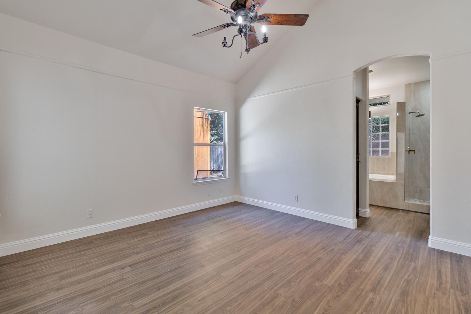 467 S Maple Dr, Reedley, CA 93654