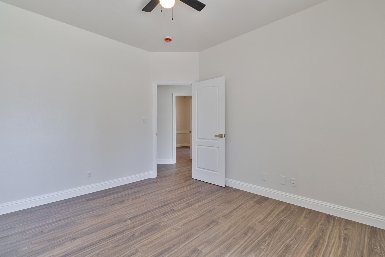 467 S Maple Dr, Reedley, CA 93654
