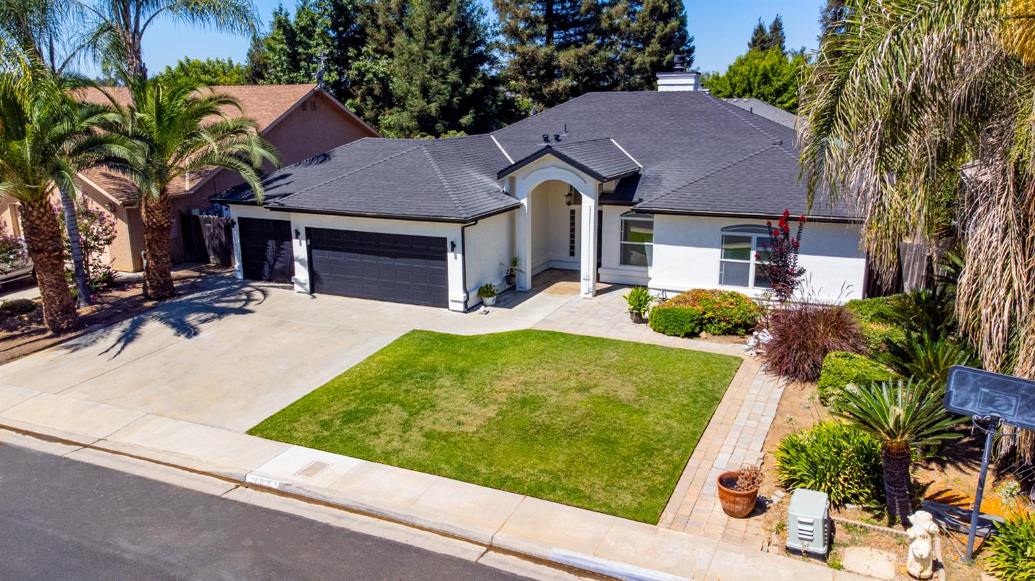 467 S Maple Dr, Reedley, CA 93654
