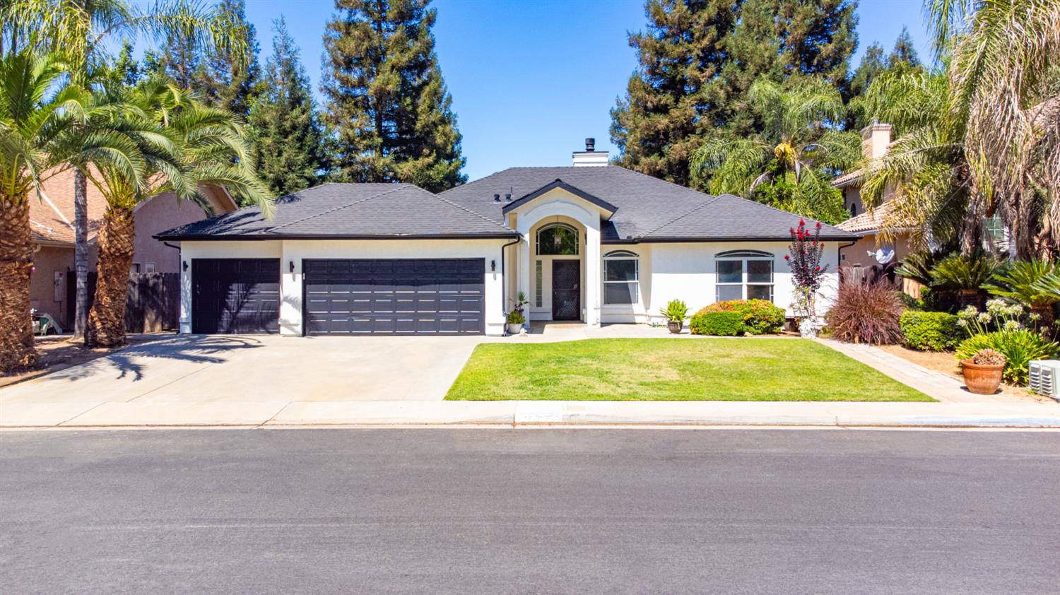 467 S Maple Dr, Reedley, CA 93654