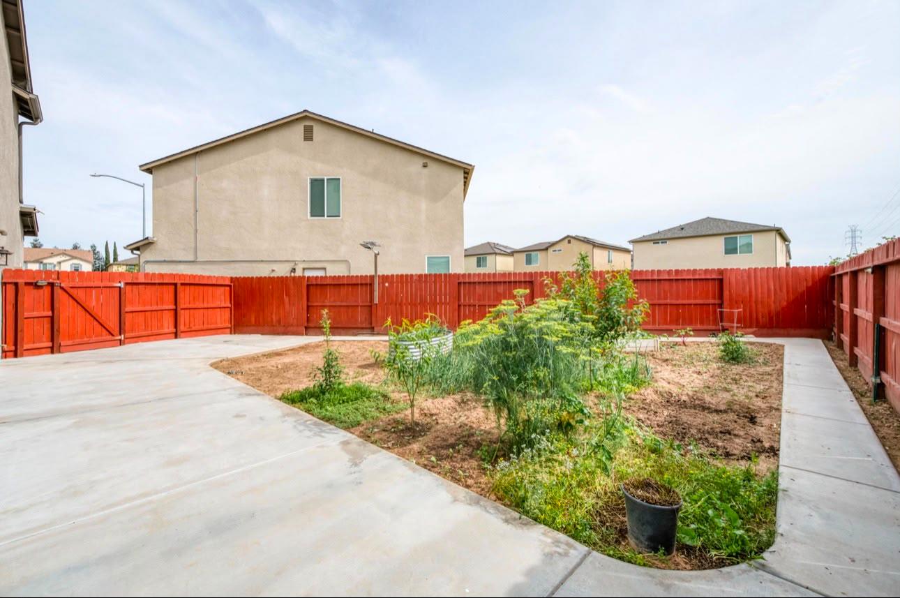 4183 N Reed Ave, Fresno, CA 93723