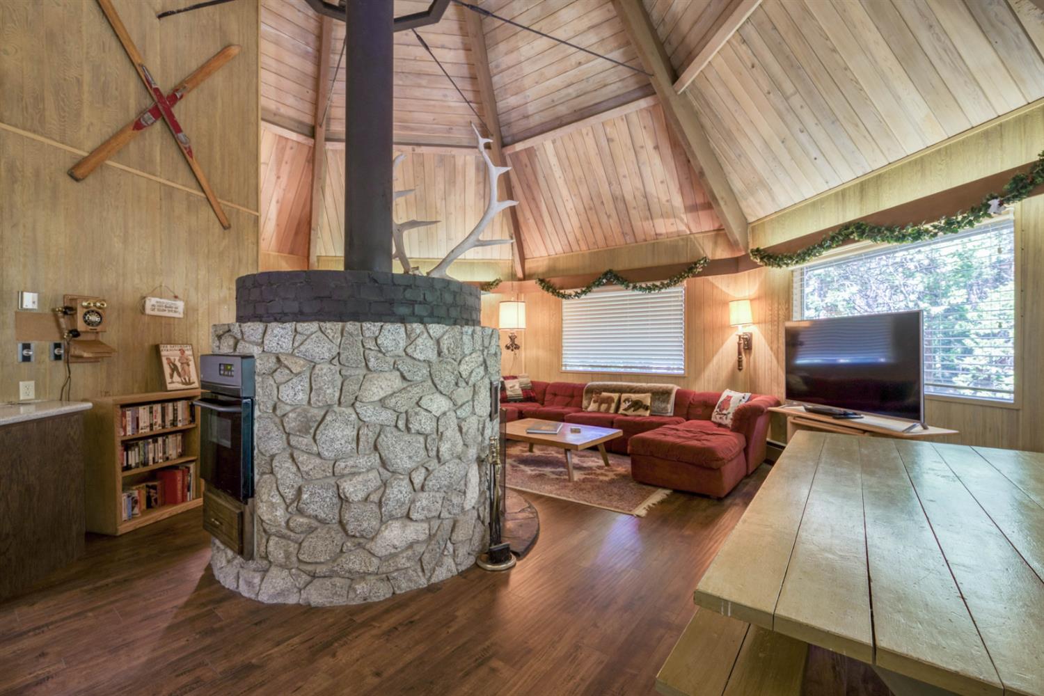 41922 Black Oak Way, Shaver Lake, CA 93664