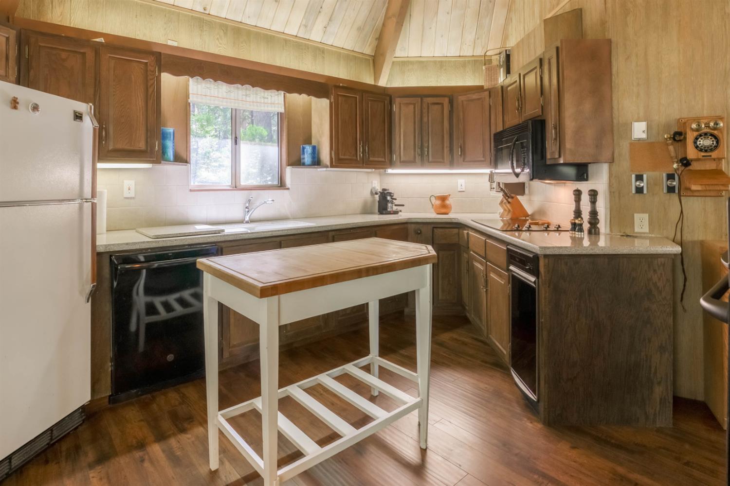 41922 Black Oak Way, Shaver Lake, CA 93664