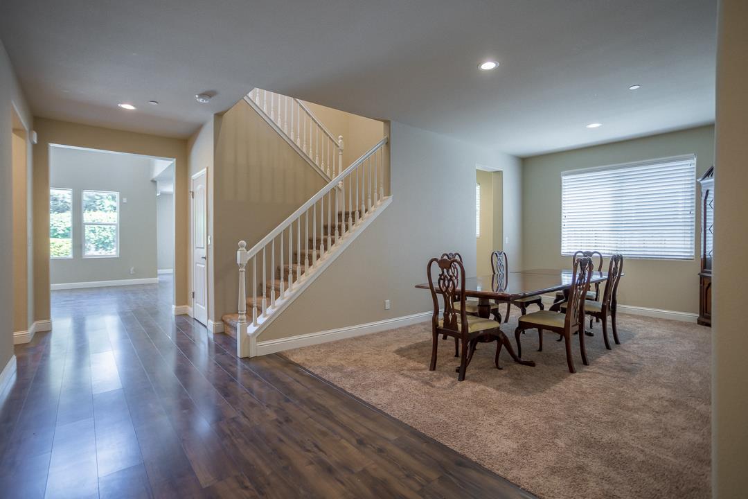 1614 N Mae Carden St, Visalia, CA 93291