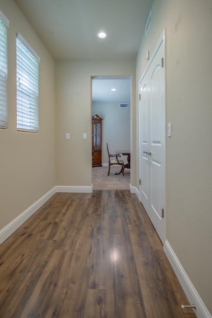 1614 N Mae Carden St, Visalia, CA 93291