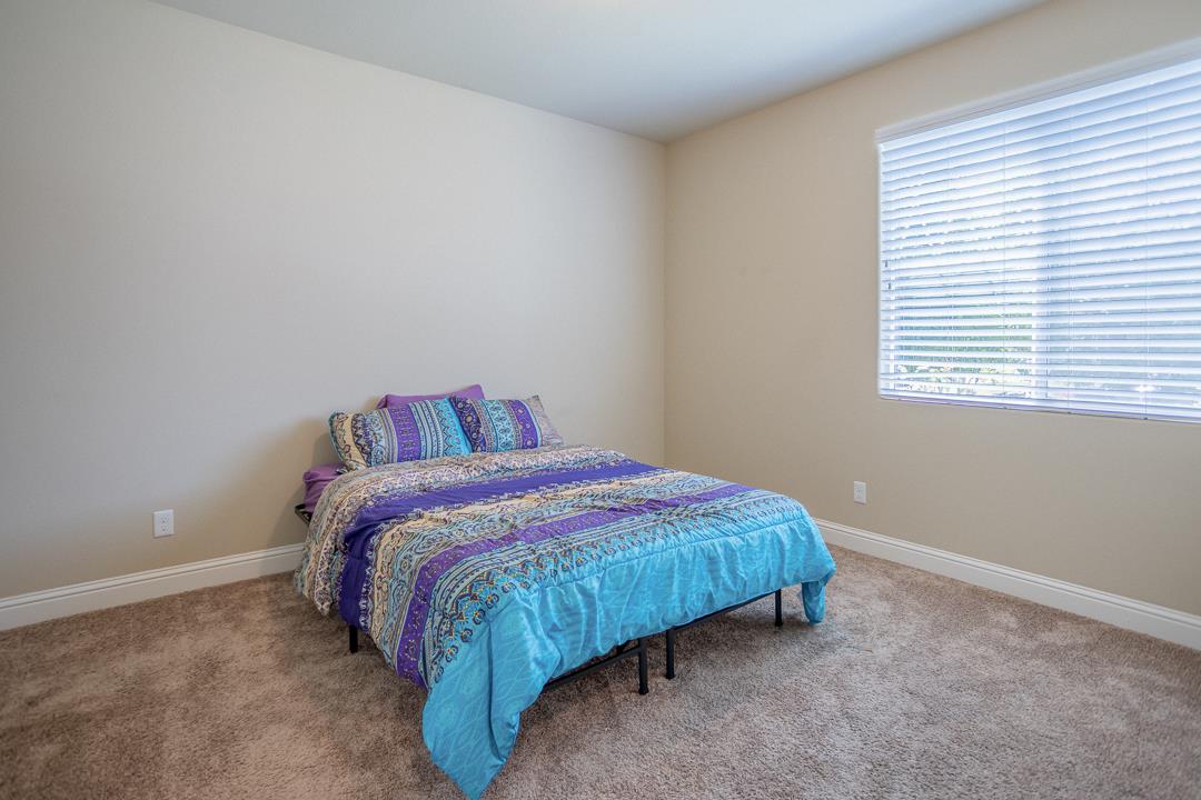 1614 N Mae Carden St, Visalia, CA 93291