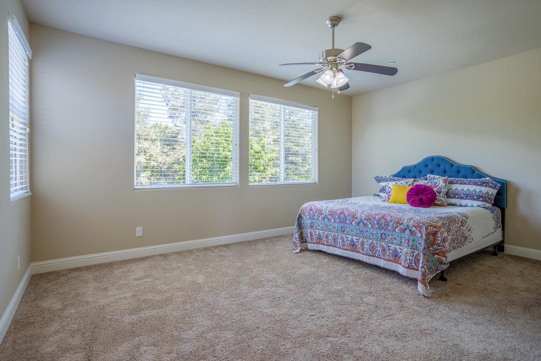 1614 N Mae Carden St, Visalia, CA 93291