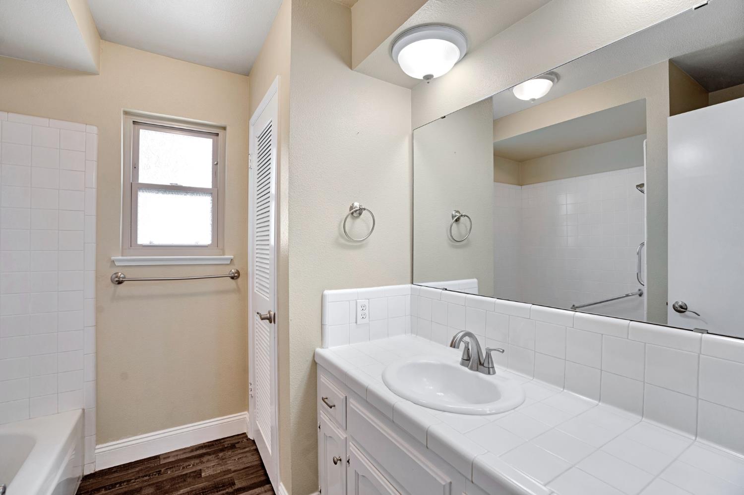 5308 N Colonial Ave #102, Fresno, CA 93704