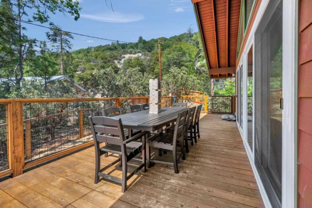 56393 Marina View Way, Bass Lake, CA 93604