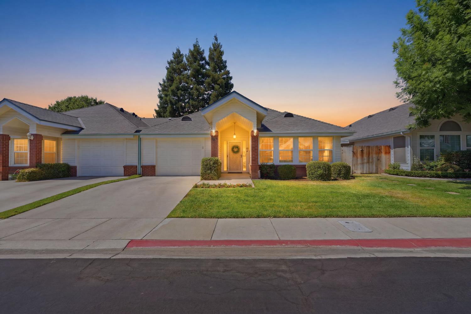 1646 E Morningstar Ln, Fresno, CA 93720