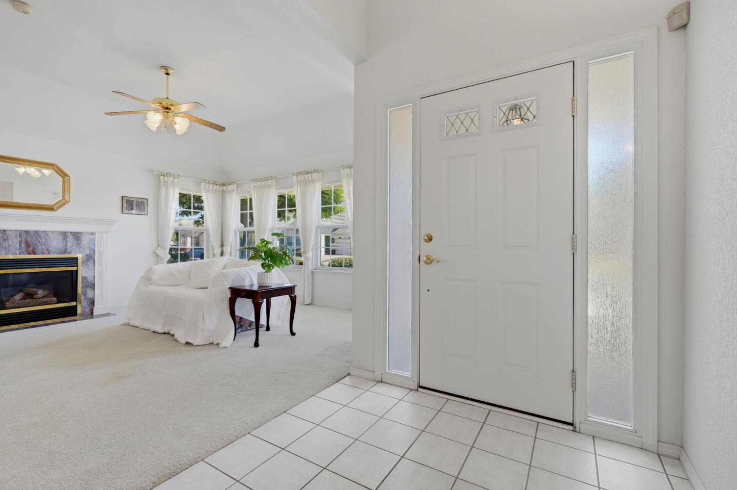 1646 E Morningstar Ln, Fresno, CA 93720