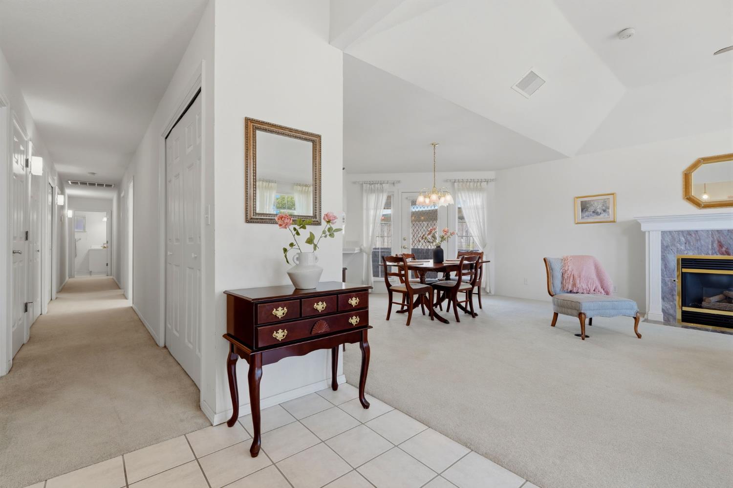 1646 E Morningstar Ln, Fresno, CA 93720