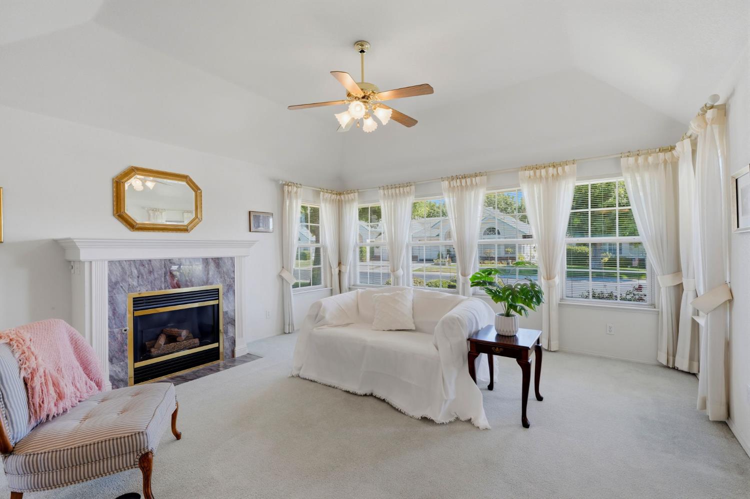 1646 E Morningstar Ln, Fresno, CA 93720