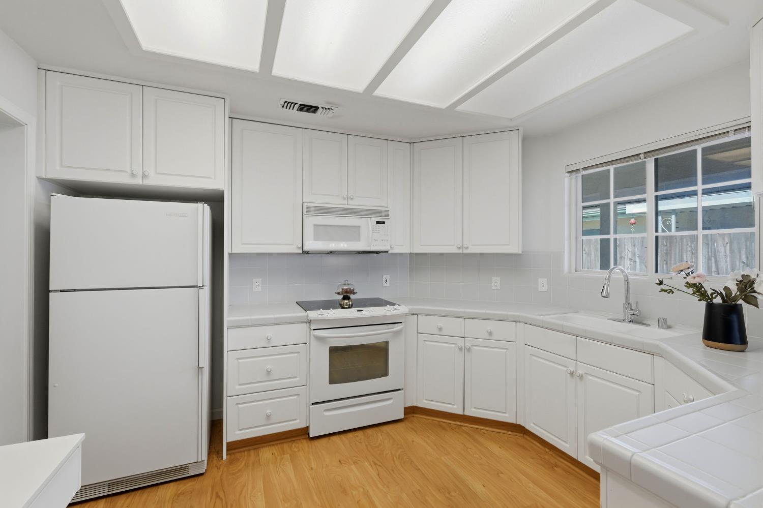 1646 E Morningstar Ln, Fresno, CA 93720