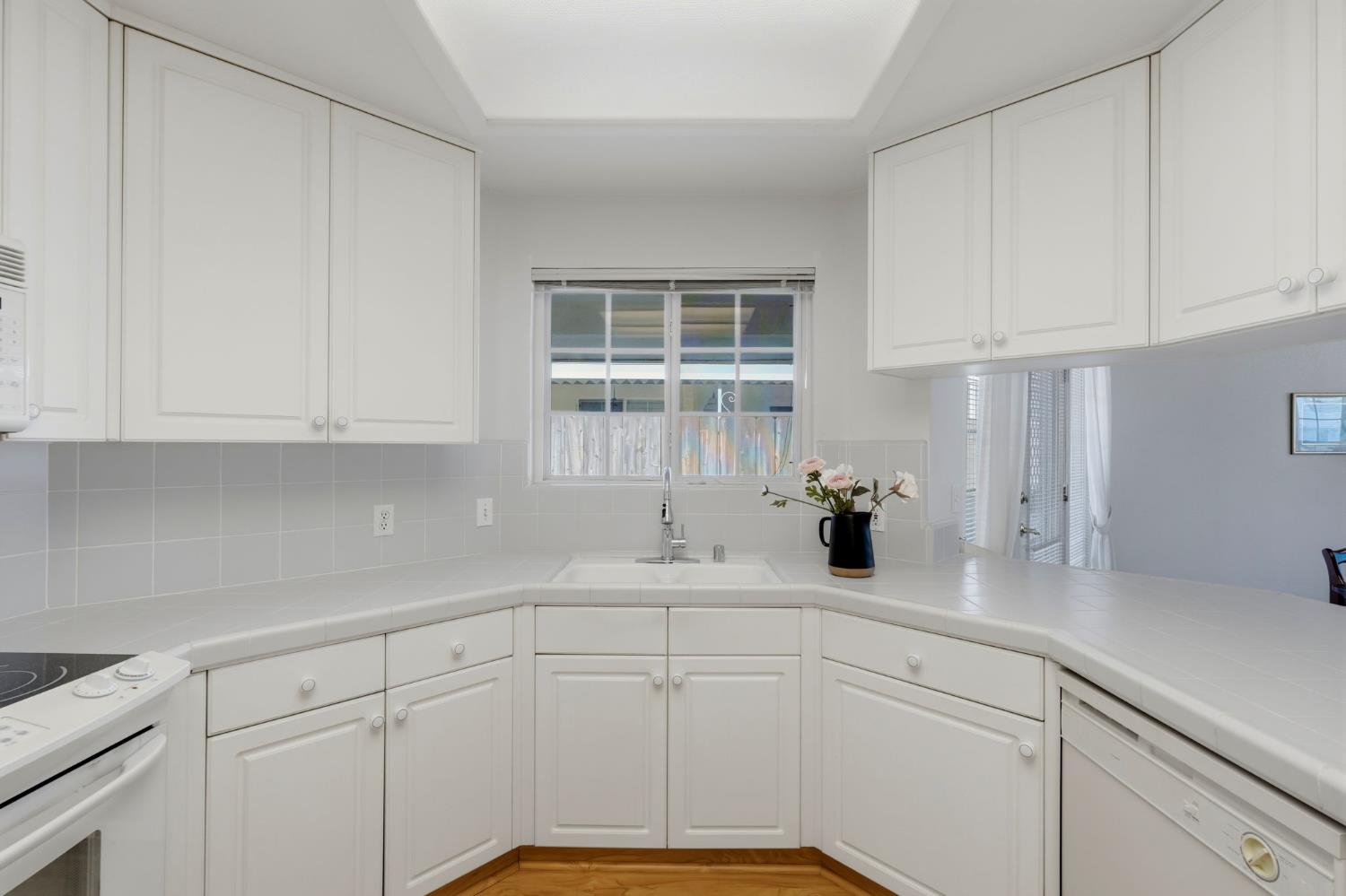 1646 E Morningstar Ln, Fresno, CA 93720