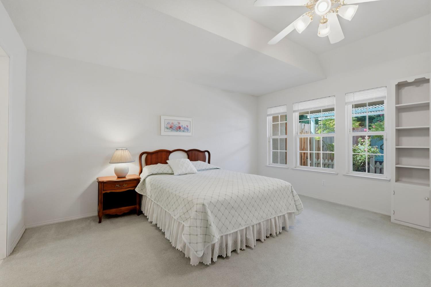 1646 E Morningstar Ln, Fresno, CA 93720