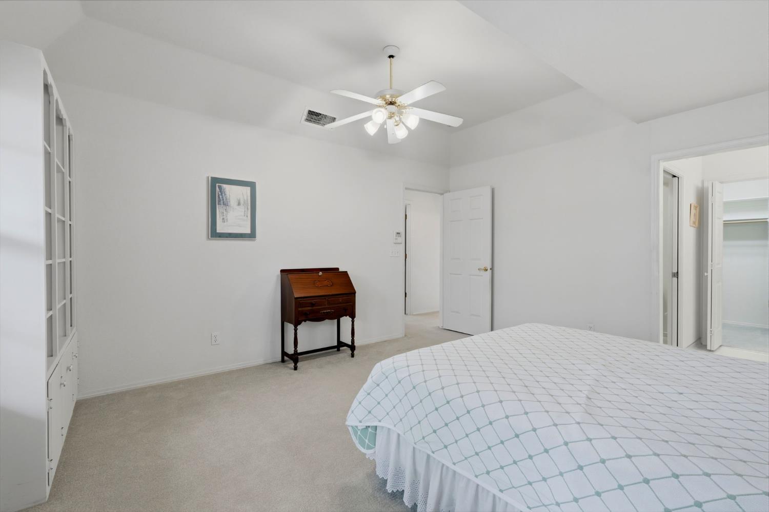 1646 E Morningstar Ln, Fresno, CA 93720