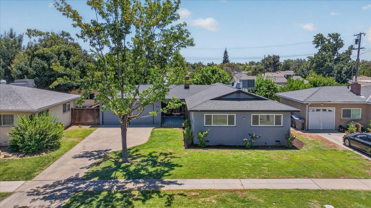 2302 E Fedora Ave, Fresno, CA 93726