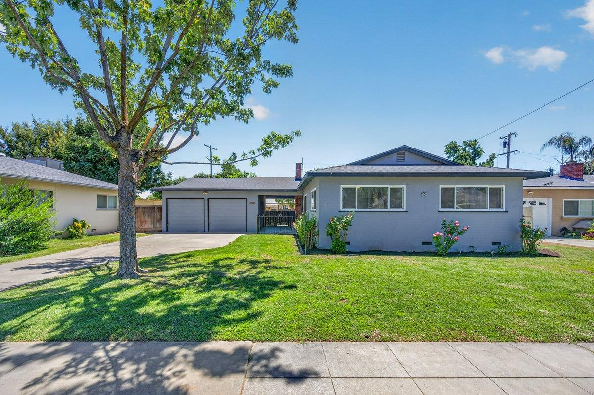 2302 E Fedora Ave, Fresno, CA 93726