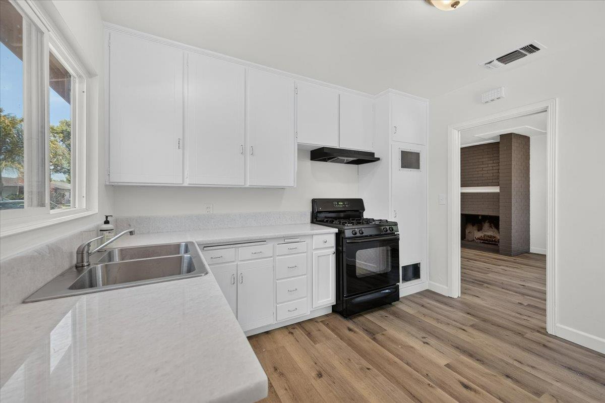 2302 E Fedora Ave, Fresno, CA 93726
