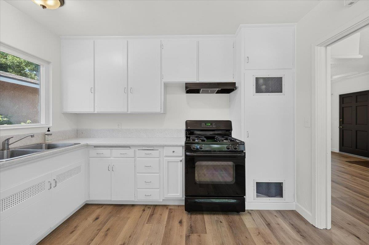 2302 E Fedora Ave, Fresno, CA 93726