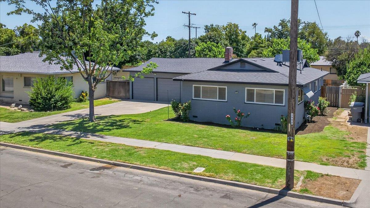 2302 E Fedora Ave, Fresno, CA 93726