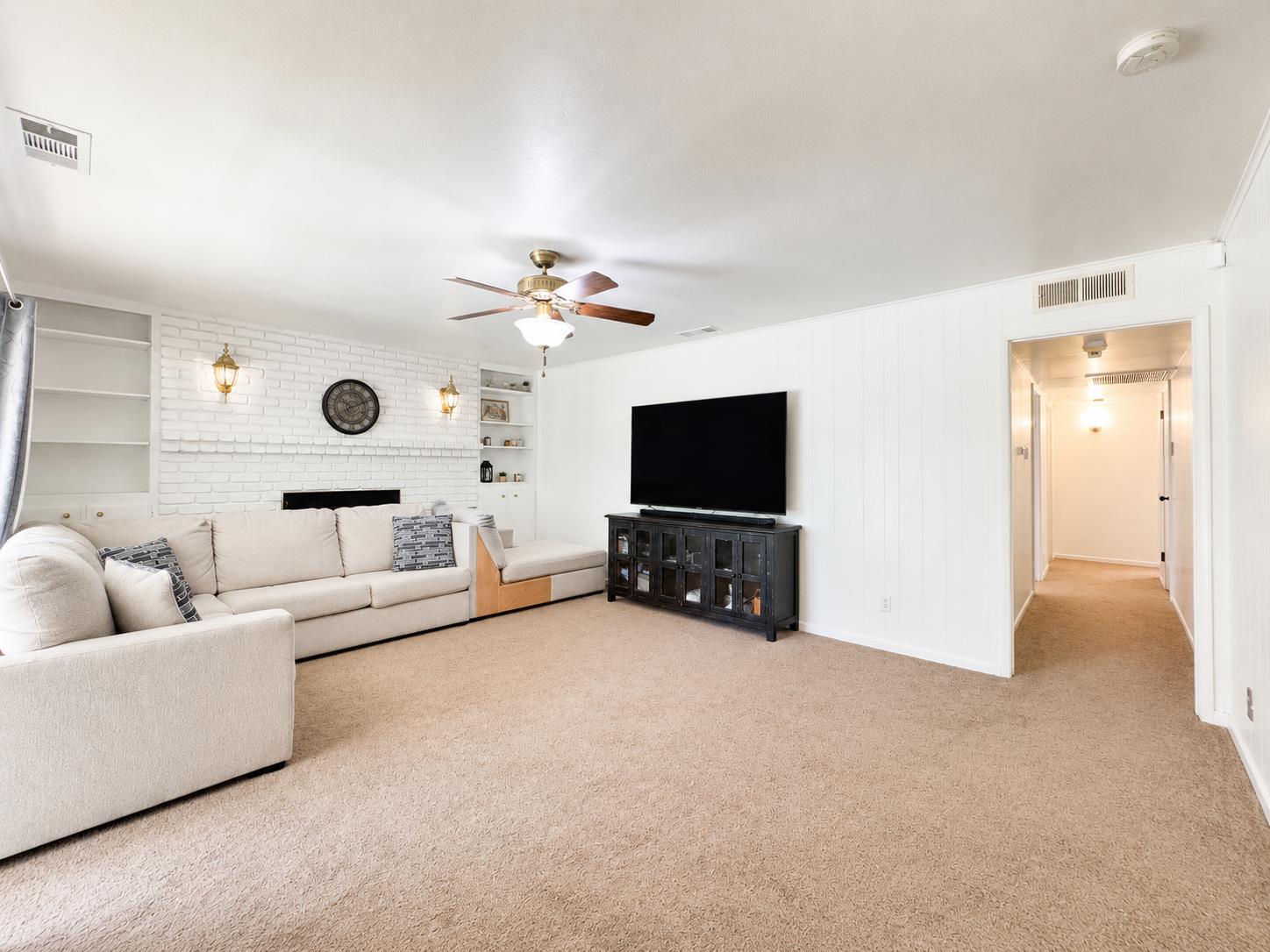 1539 E Stuart Ave, Fresno, CA 93710