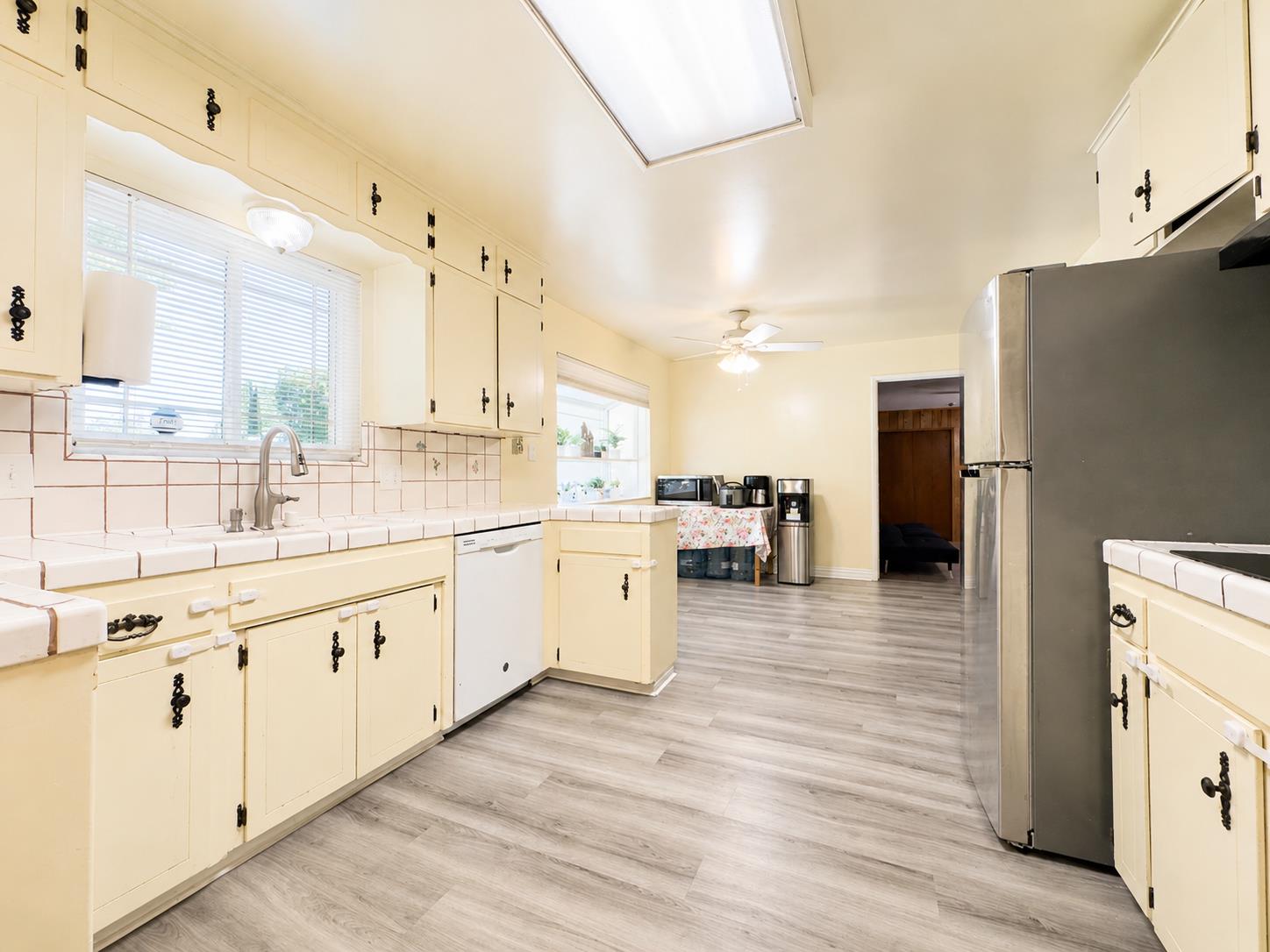 1539 E Stuart Ave, Fresno, CA 93710