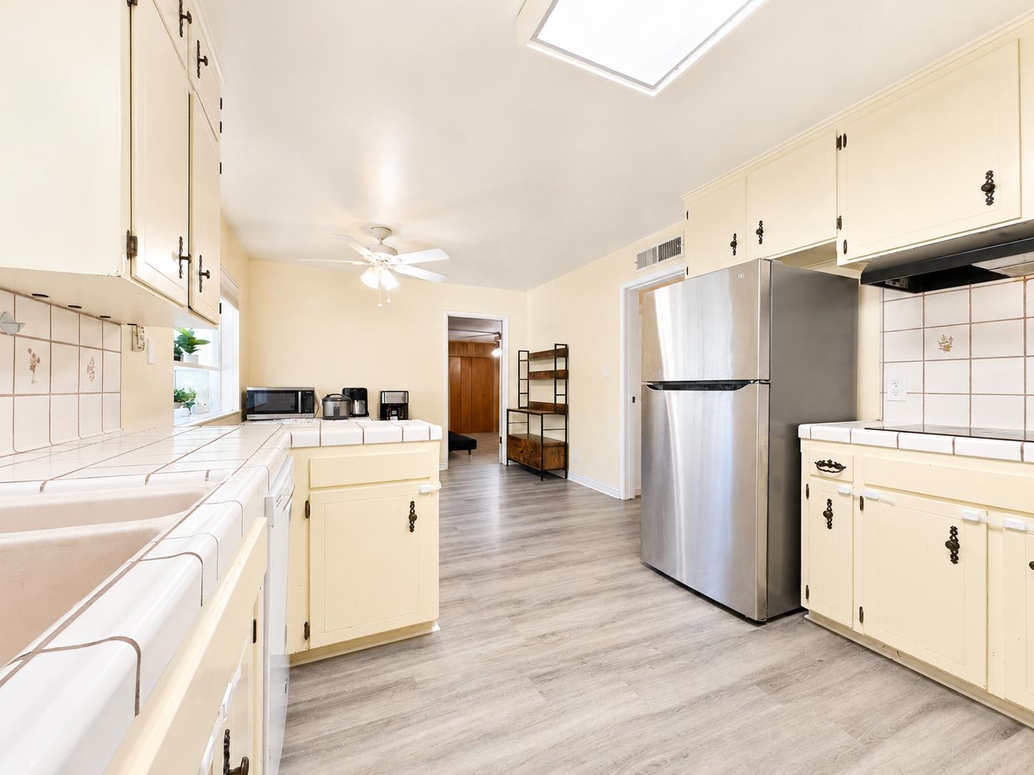 1539 E Stuart Ave, Fresno, CA 93710