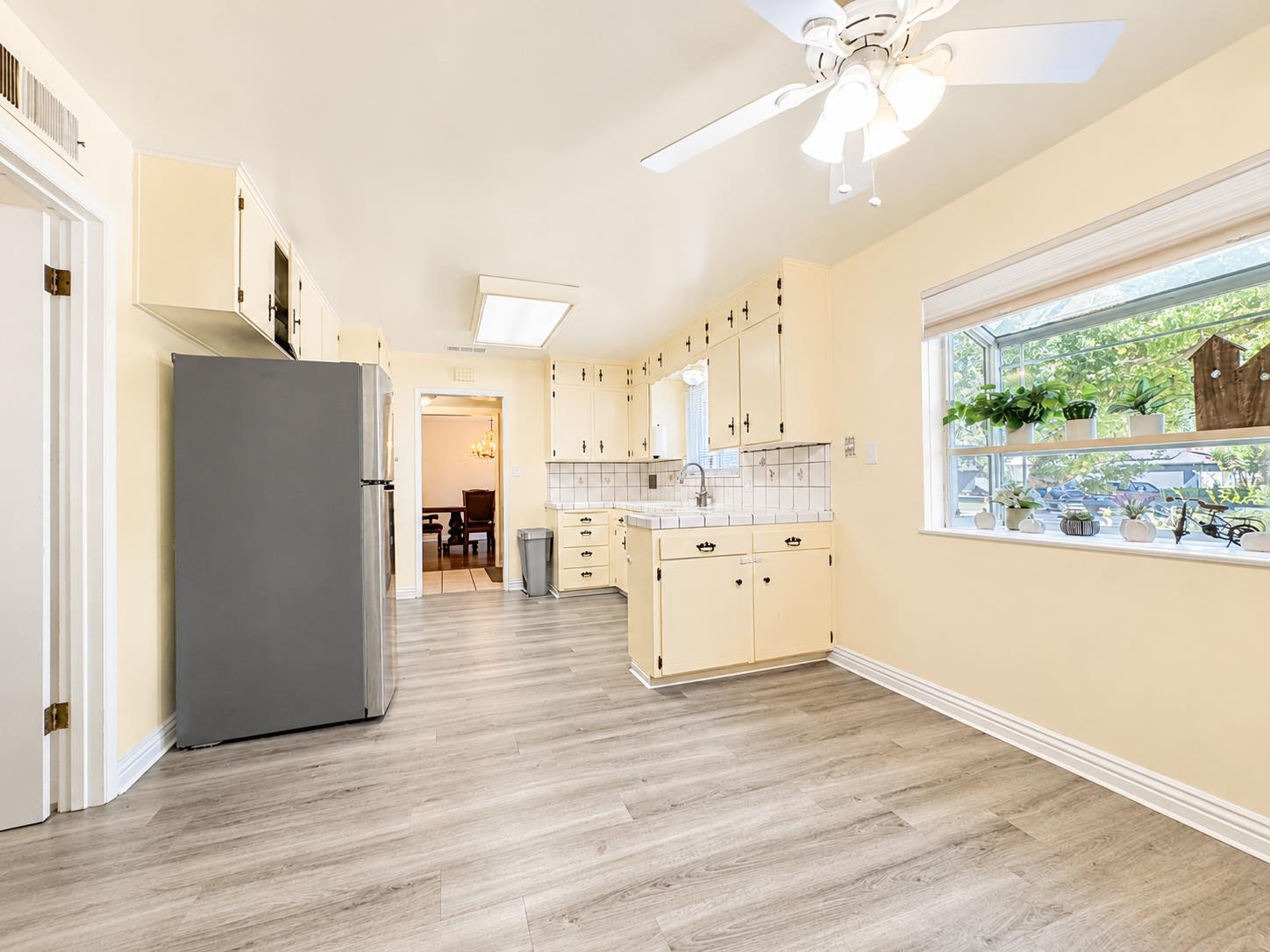 1539 E Stuart Ave, Fresno, CA 93710